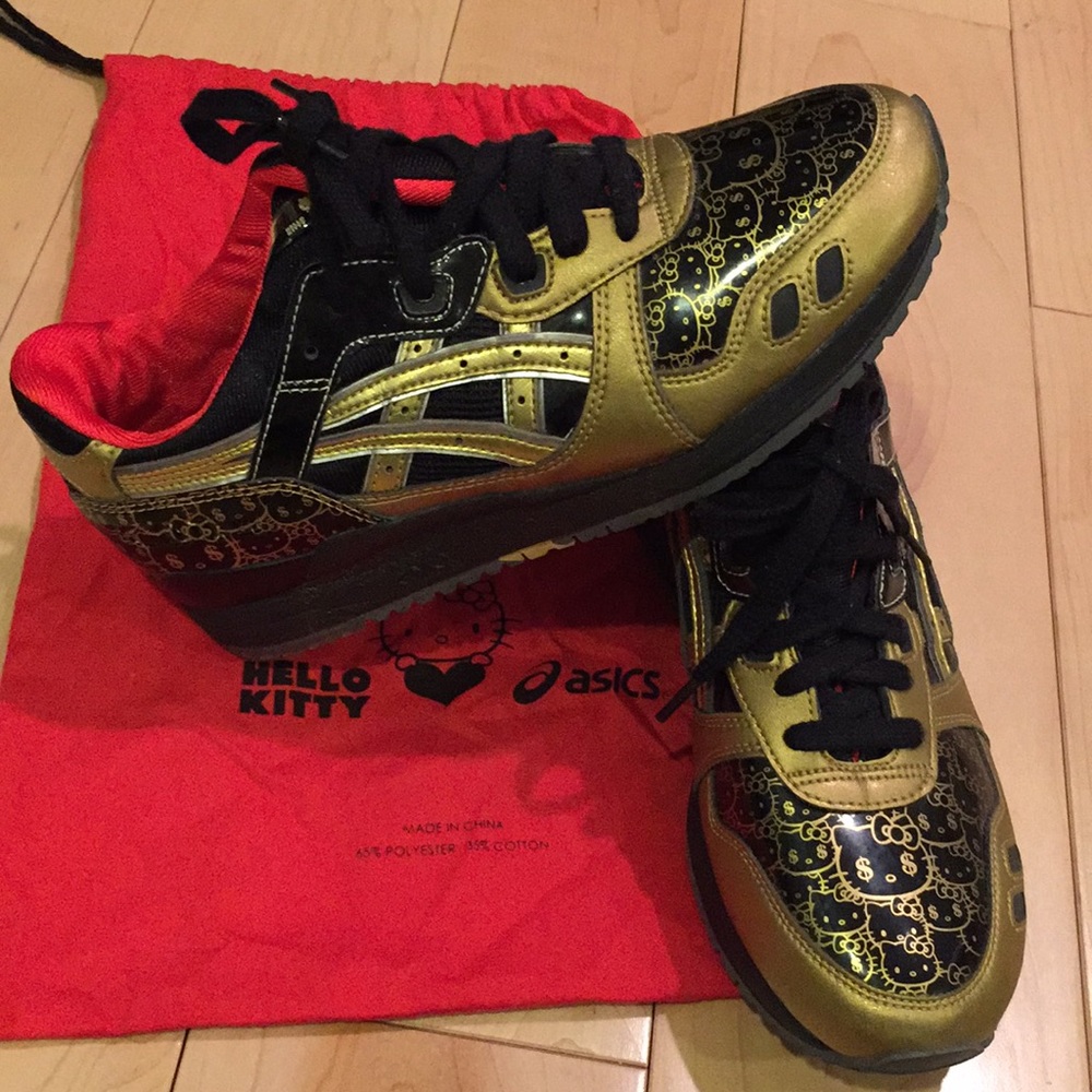 Hello Kitty x Asics size 8 / Rare NYC exclusive